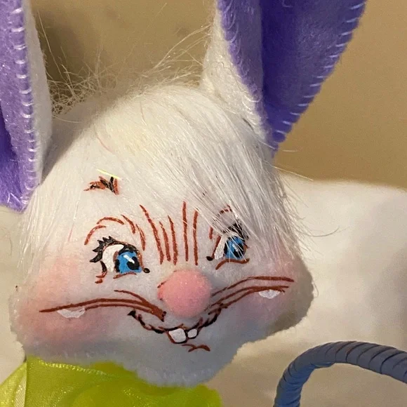 ANNALEE Rabbit 6” / Basket - Picture 5 of 10